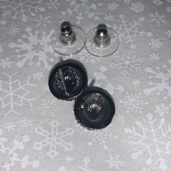 MULTI COLORED CRYSTAL DOME STUD EARRINGS - Picture 8 of 9